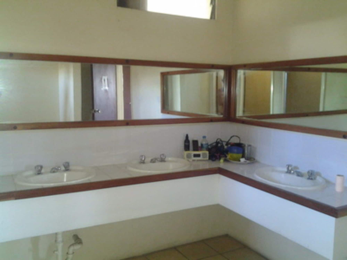 Bathroom 4, Bamboo Backpackers, Ba