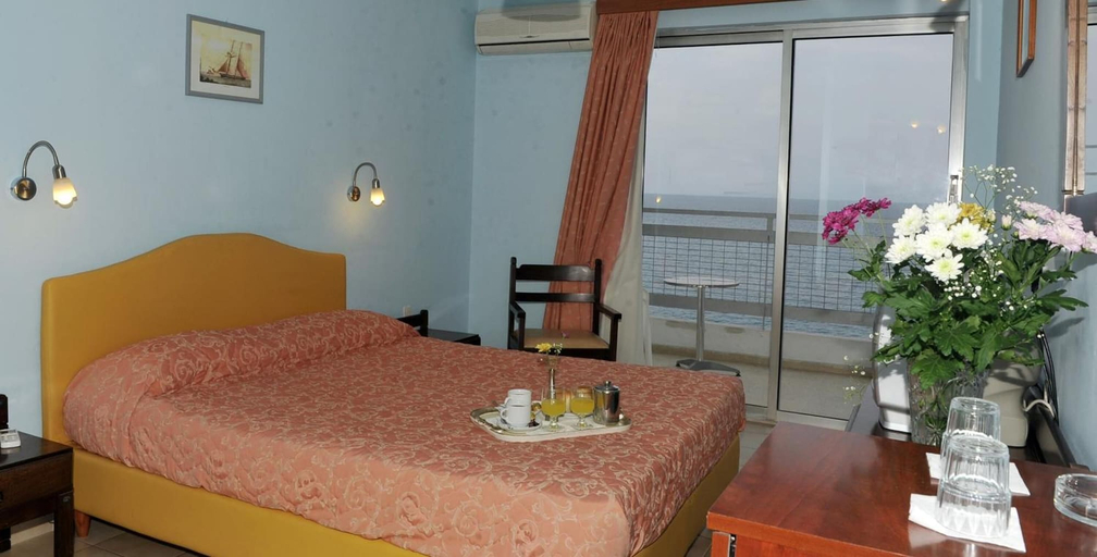 Bedroom 2, Siagas Beach Hotel, Peloponnese