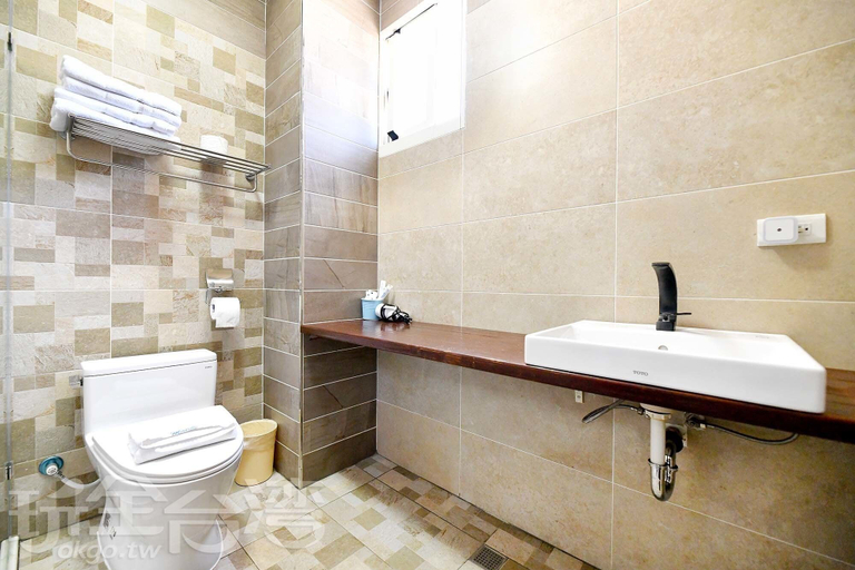 Bathroom 3, Mabuli Inn, Penghu