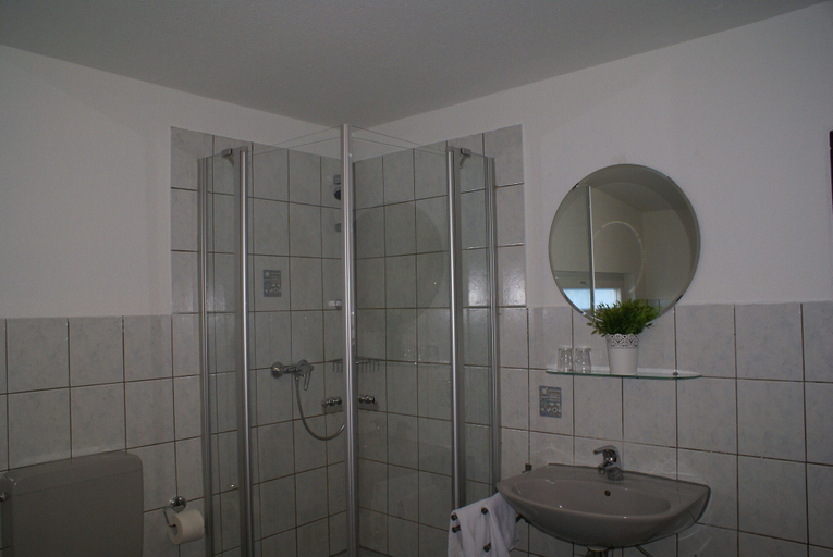 Bathroom 3, Pension Lindenhof, Limburg-Weilburg