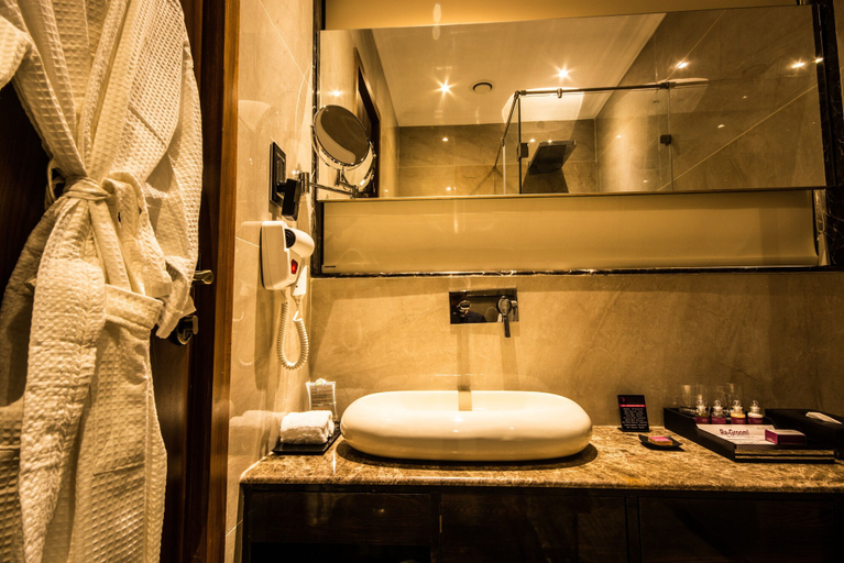 Bathroom, Regenta Central - Amritsar Hotel, Amritsar