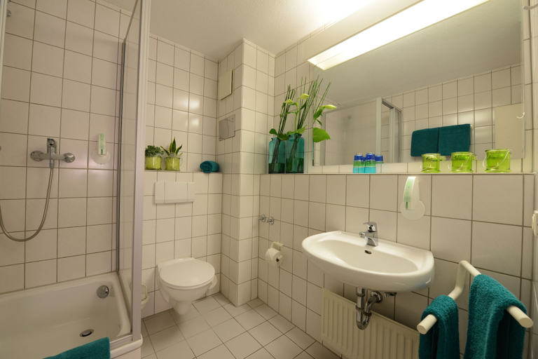 Bathroom 4, Residenz Oberhausen, Oberhausen
