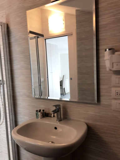 Bathroom 4, Hotel Dogana, Brescia