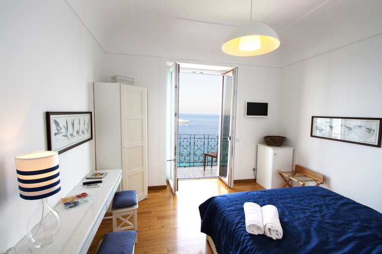Bedroom 4, Capri Inn, Napoli