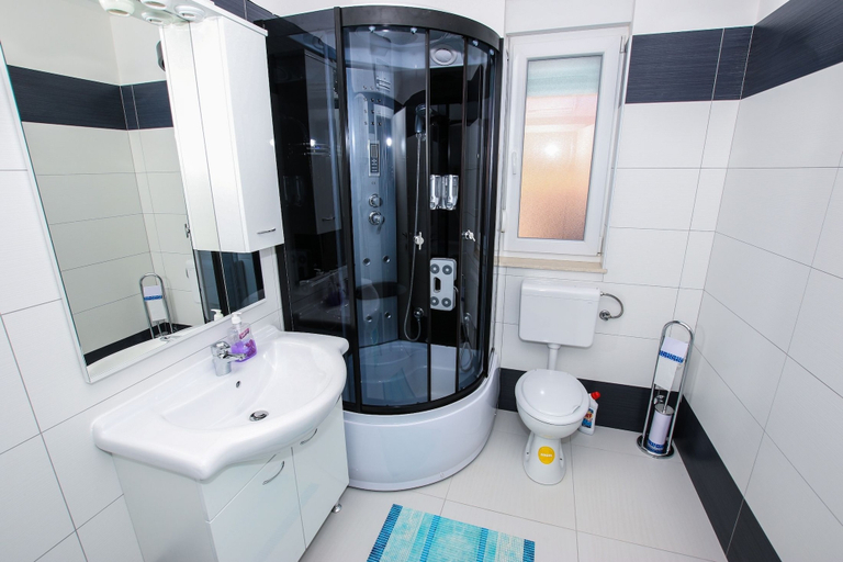Bathroom 4, Vodopija Apartments, Poreč