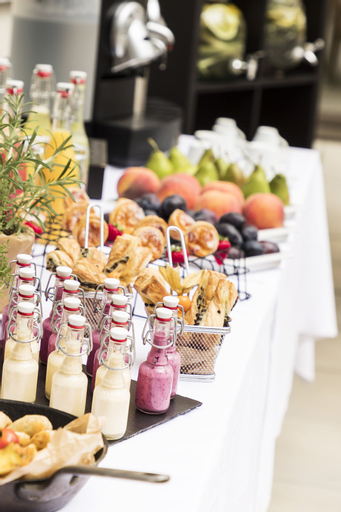 Food & Drinks 6