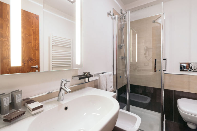Bathroom 5, Hotel Chalet del Brenta, Trento