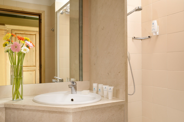Bathroom 5, TH Pila, Aosta