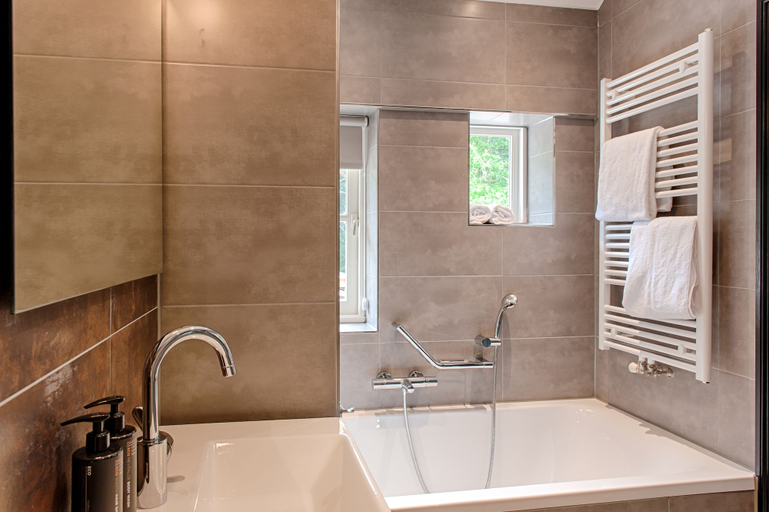 Bathroom 3, Zoomers aan het Bos, Castricum