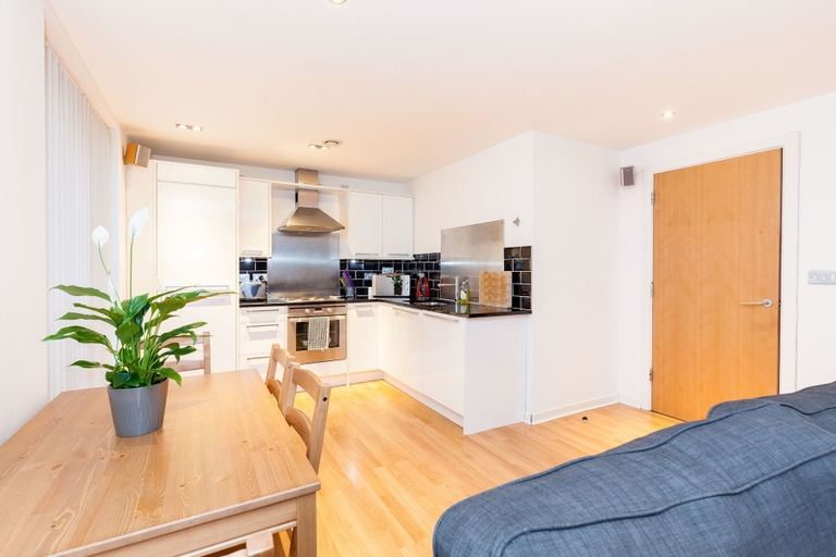 Others 4, Modern Two Bedroom Apartment, Edinburgh