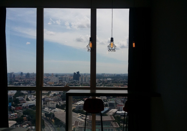 Others 5, Pinnacle Suites, Petaling Jaya
