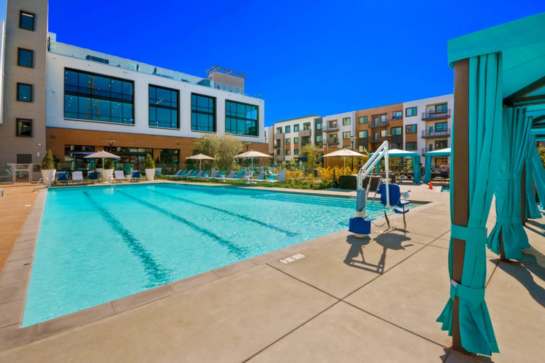 Bluebird Suites near Facebook HQ, San Mateo