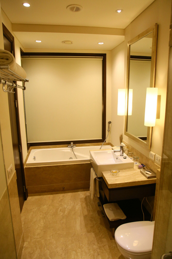 Bathroom 5, Radisson Noida, Gautam Buddha Nagar