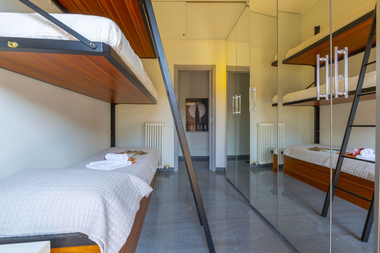 Bedroom 3, Sunset Frame 1, Savona