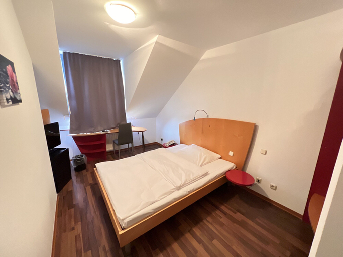 Bedroom 4, Hotel Mainstreet, Offenbach