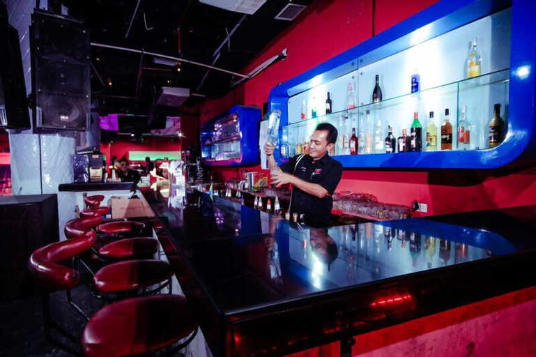 Food & Drinks 26