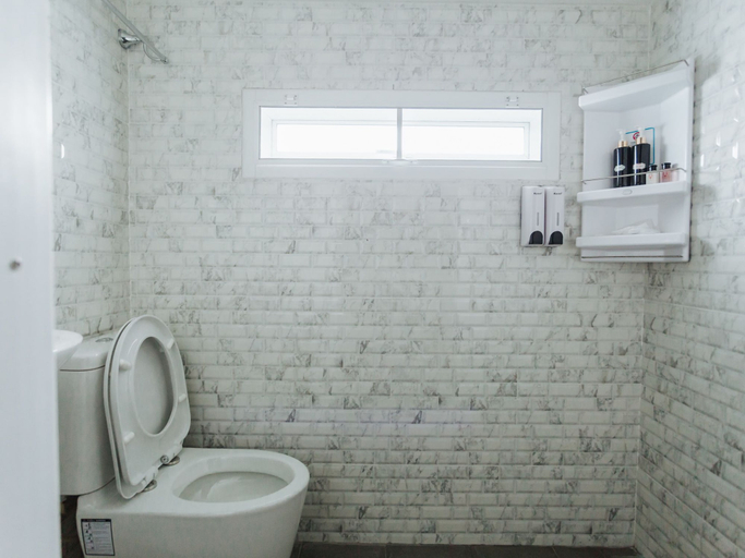 Bathroom 5, Rendezvous Oldtown Chiangmai, Muang Chiang Mai