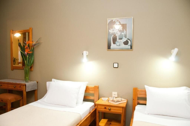 Bedroom 2, Varouxakis Hotel, Crete