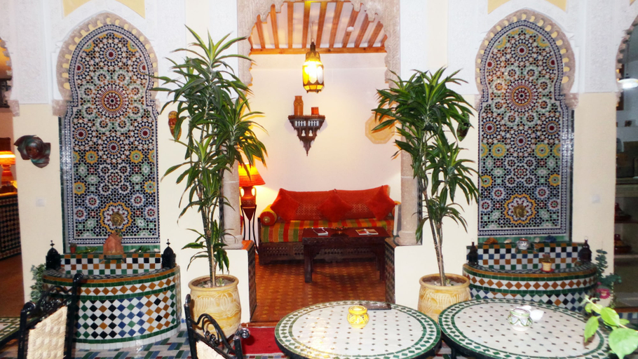 Food & Drinks 5, Dar Zouhour, Rabat
