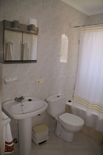 Bathroom, G Rentals Apartamentos Bella Maria, Baleares