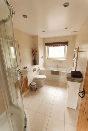 Bathroom 3, Greyfield Farm Cottages, Bath and North East Somerset