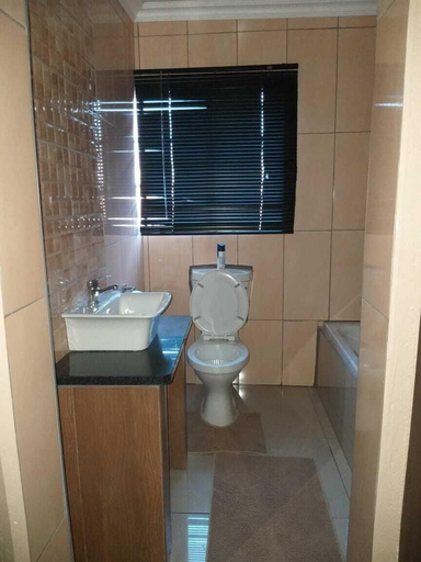 Bathroom 4, Hulela Guest House, Ehlanzeni