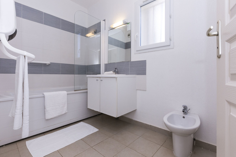 Bathroom 4, Résidence Acqua Linda, Haute-Corse