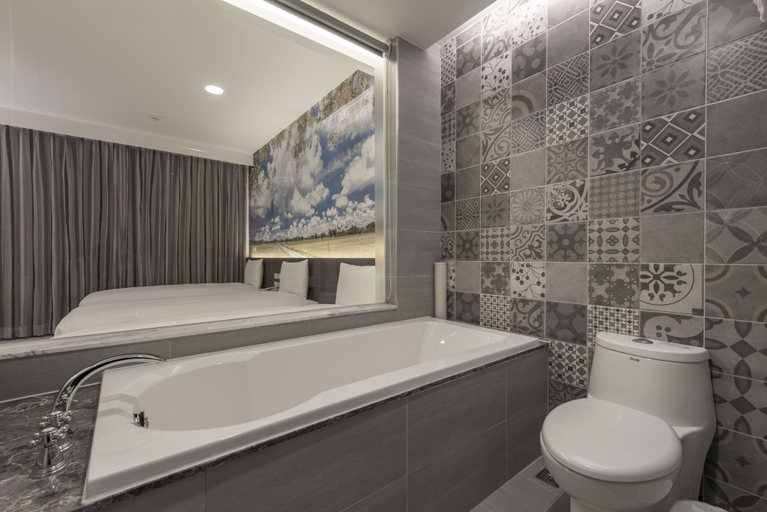 Bathroom 4, L'arc Hotel, Tainan