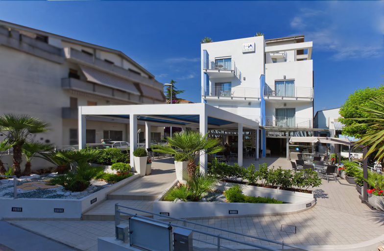 Exterior & Views 2, Hotel Antares, Teramo
