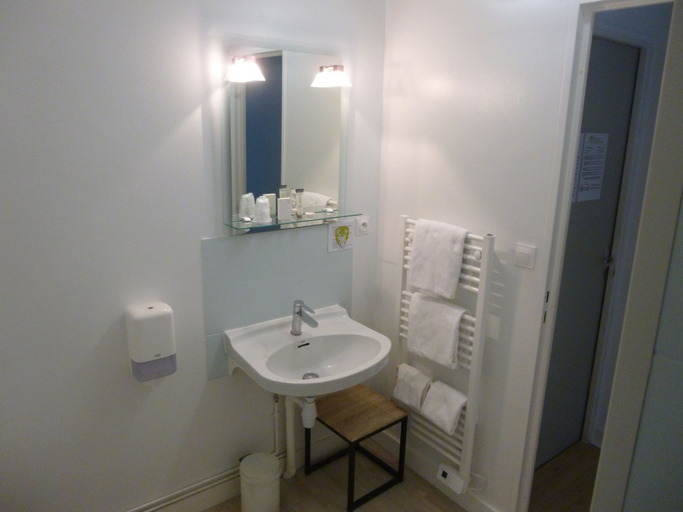 Bathroom 5, Hôtel de la Bonnheure, Loir-et-Cher