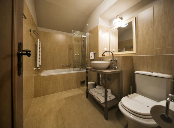 Bathroom 3, Hotel Jägerhorn, Zagreb