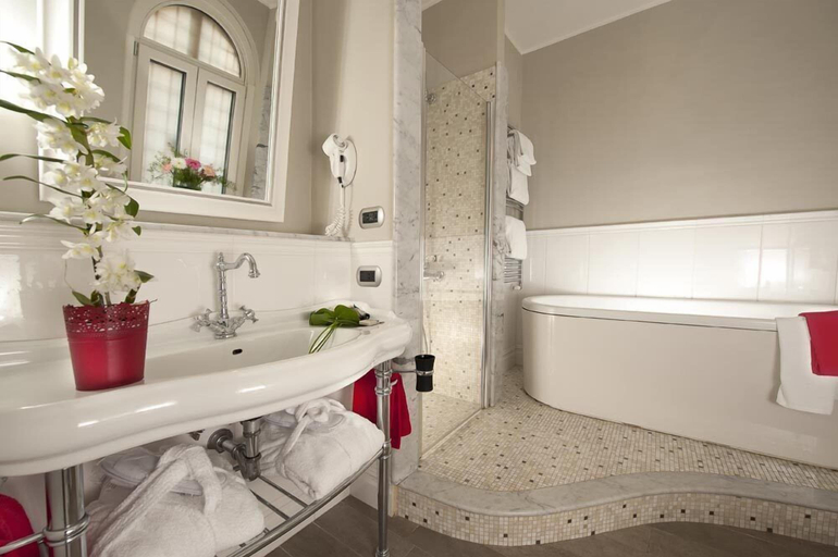 Bathroom 4, Demetra Hotel, Roma