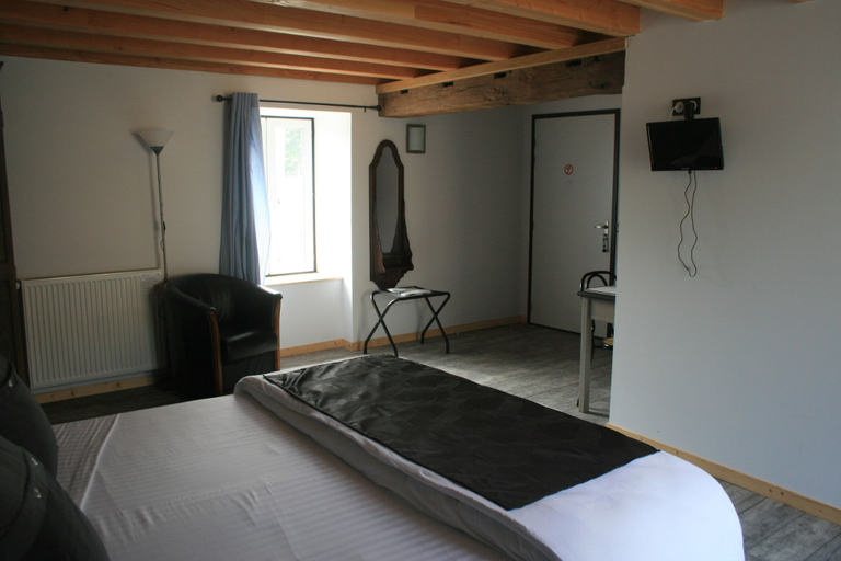 Bedroom 3, Chambres d'hôtes Les Galaines, Charente