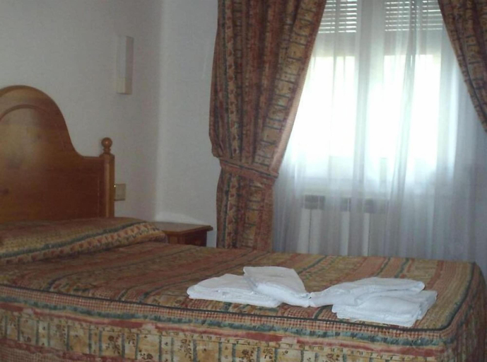 Bedroom 3, Hotel Gabarre, Huesca