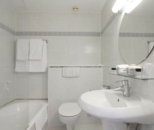 Bathroom 3, Theater Hotel Leuven Centrum, Vlaams Brabant