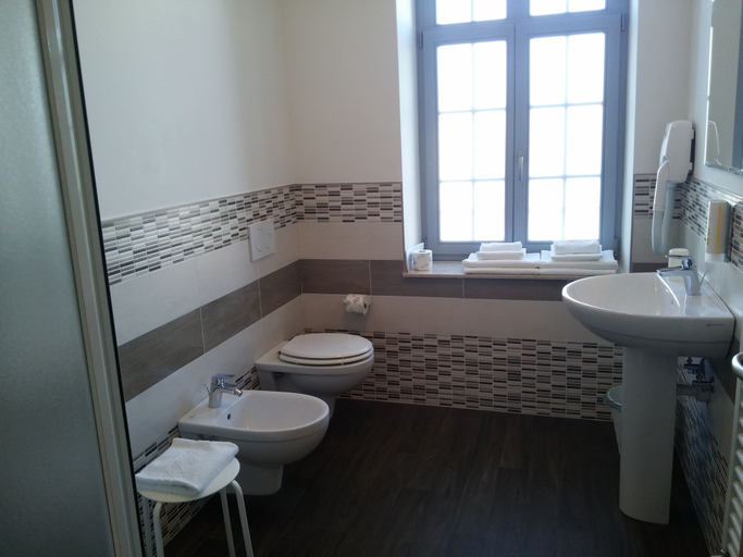 Bathroom 4, Nuovo Albergo Operai, Gorizia