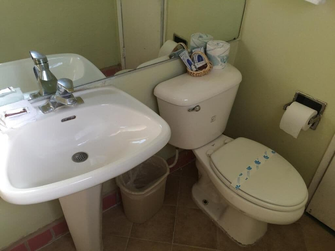 Bathroom 3, Budget Inn and Suites El Centro, Imperial