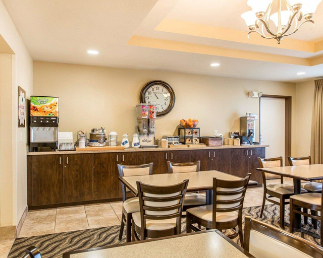 Food & Drinks 5, MainStay Suites Rapid City, Pennington