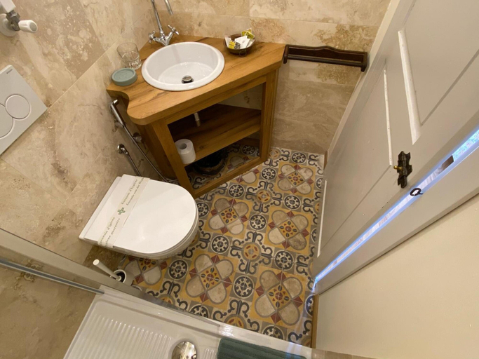 Bathroom 4, Podere Terreno alla Via della Volpaia, Siena