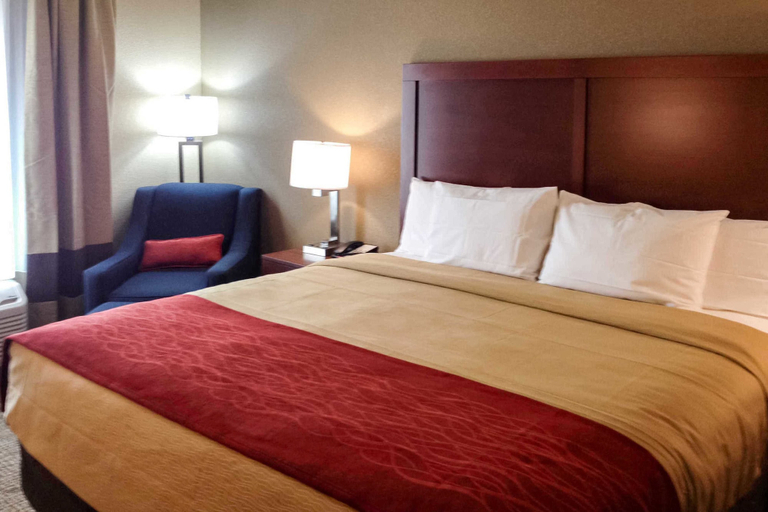 Bedroom 3, Comfort Inn & Suites Augusta, Butler