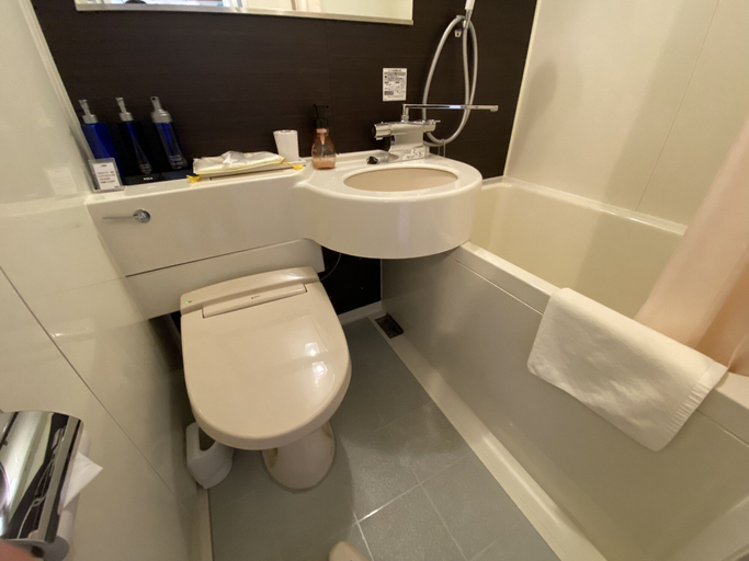 Bathroom 5, Hotel Miyarikyu, Hatsukaichi