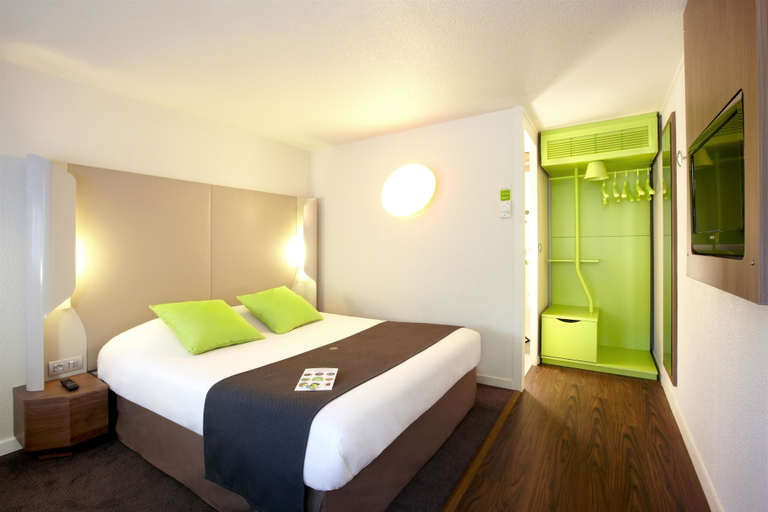 Bedroom 1, Hotel Campanile Biarritz, Pyrénées-Atlantiques