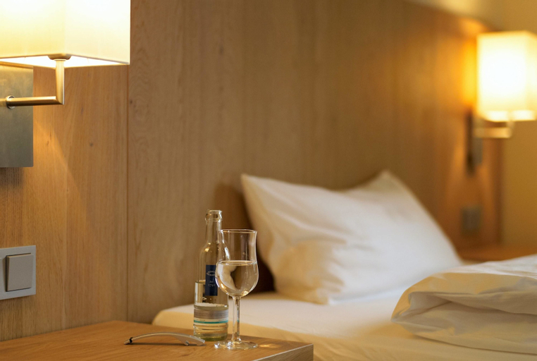Bedroom 4, Berghotel Hohe Mark, Borken