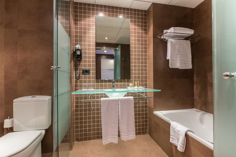 Bathroom 5, Hotel Eurostars Rey Fernando, Zaragoza