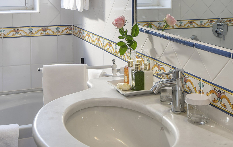 Bathroom 5, Excelsior Belvedere Hotel & Spa, Napoli
