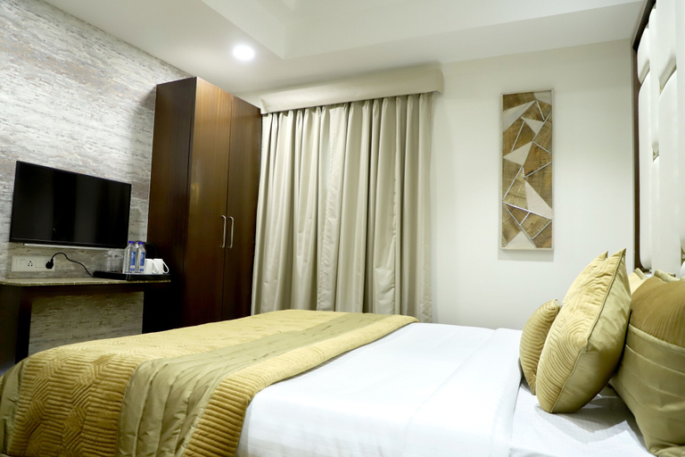 Bedroom 2, Hotel Grand Girdhar, Indore