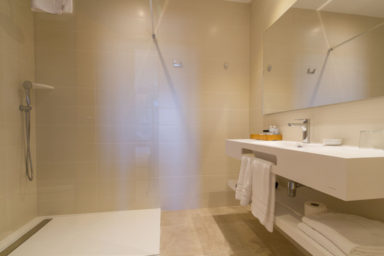 Bathroom 4, Hotel Voramar Benicassim, Castellón