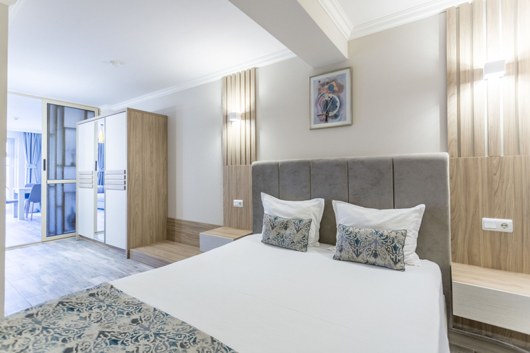Bedroom 3, Selena Beach Hotel, Sozopol