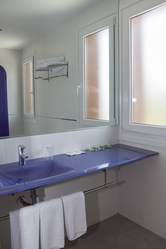Bathroom 4, Hotel Jatorrena, Álava