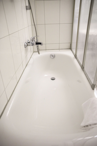 Bathroom 4, Hotel Marienthal, Hamburg